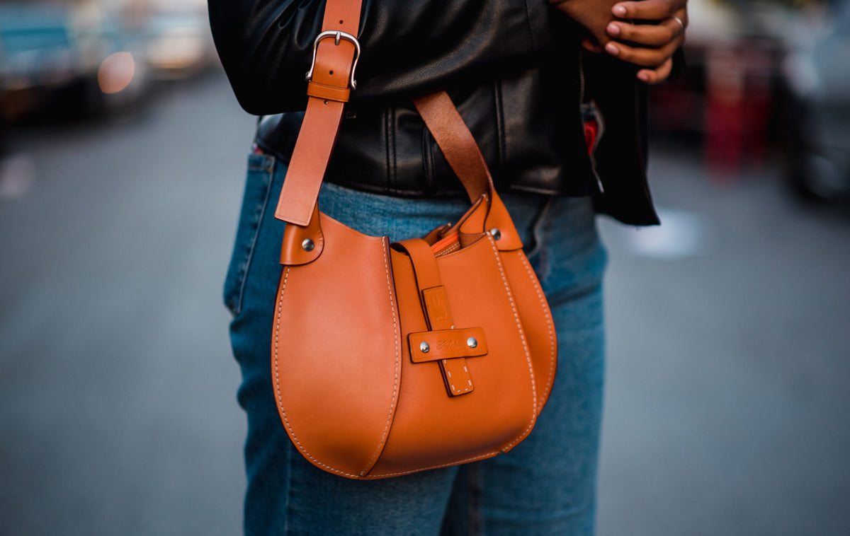 Eugenia Italian leather hobo bag side profile – EKOńeu