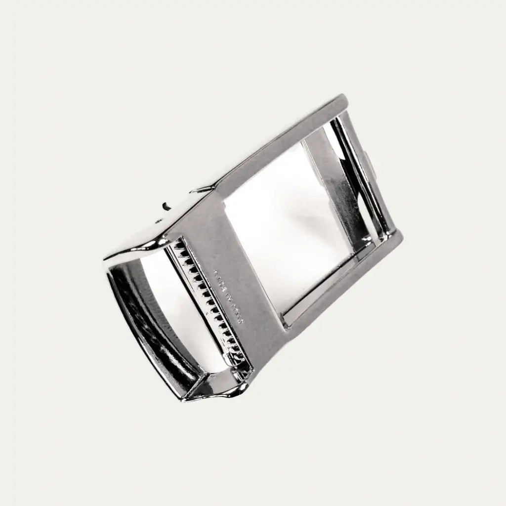 Lucio Italian leather belt buckle detail – EKOńeu